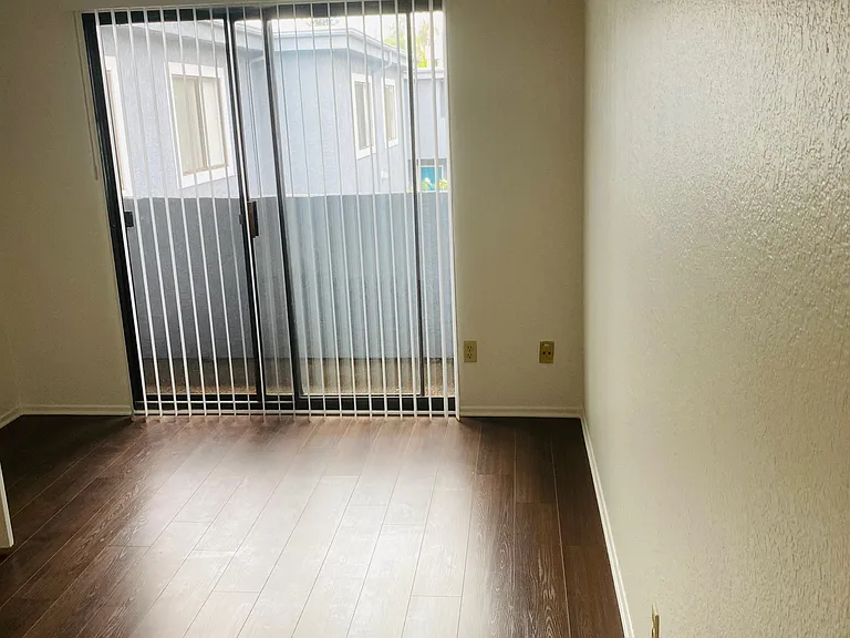 11312 Morrison St #21 — Photo 11
