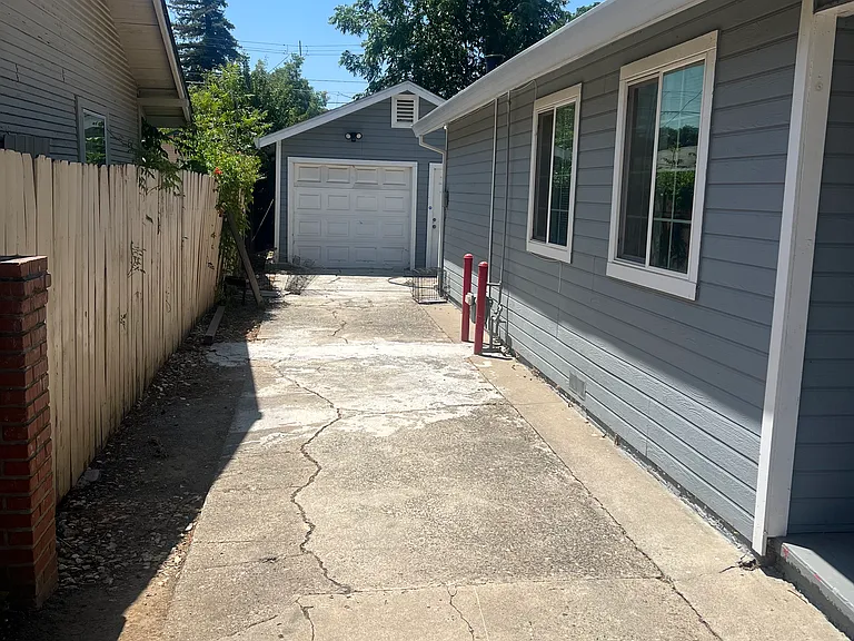 3848 14th Ave — Photo 2