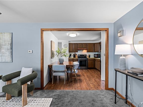 4th image of 81 Dubonnet Dr