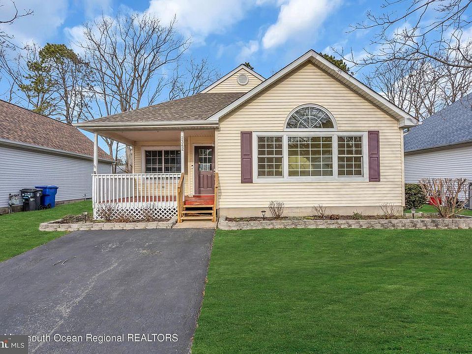 1st image of 2342 Mount Hood Ln