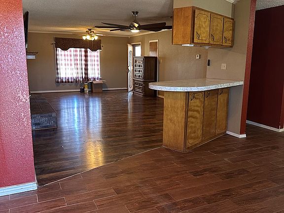 3rd image of 3012 42nd St