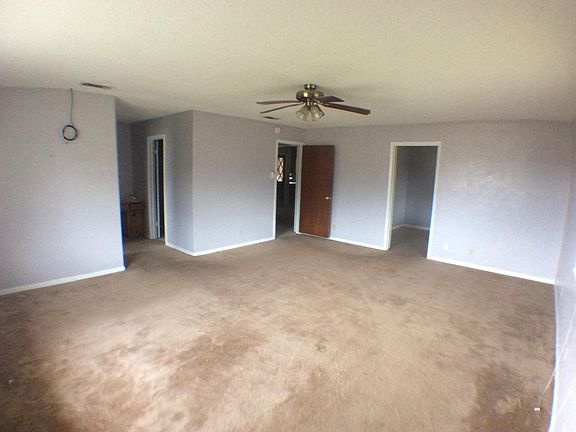 4th image of 110 Byron St