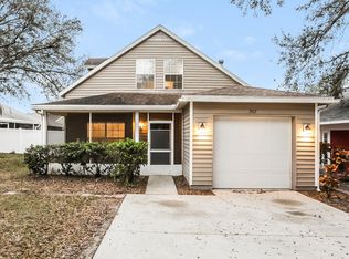 907 Cape Cod Cir, Valrico, FL 33594