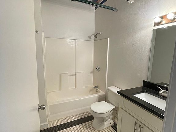 4th image of 101 S Walton St Suite 228