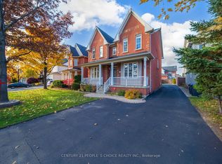 915 Gaslight Way, Mississauga, ON L5W 1A2