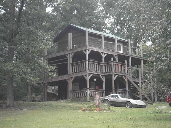 3rd image of 556 N Whippoorwill Ln