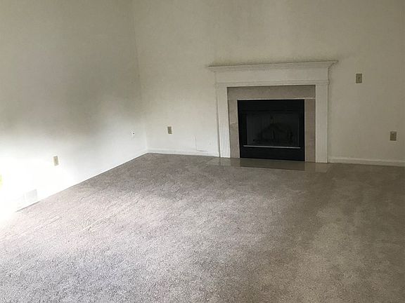 3rd image of 2321 Glendale Dr