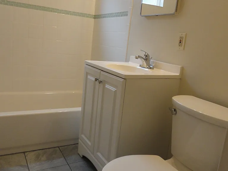 Marin Royal Apartments LLC — Photo 34