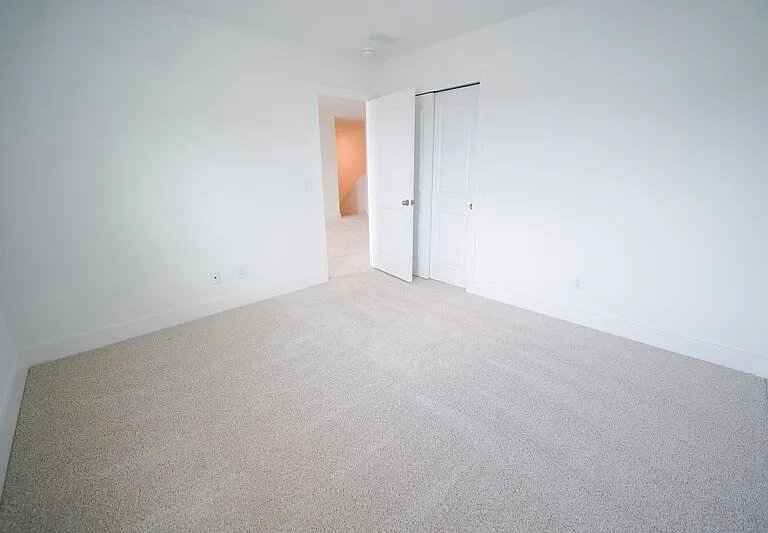 128 Kingswood Cir — Photo 31