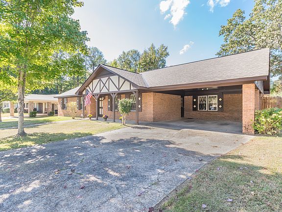 All-brick exterior!