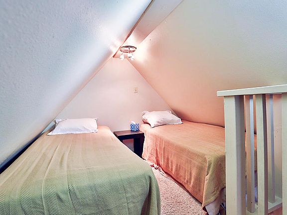5th image of 651 W Pacific Ave #306