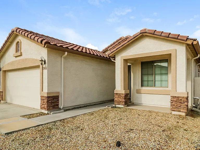 25826 W Pleasant Ln — Photo 3