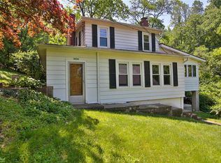 3036 Flint Hill Rd, Hellertown, PA 18055