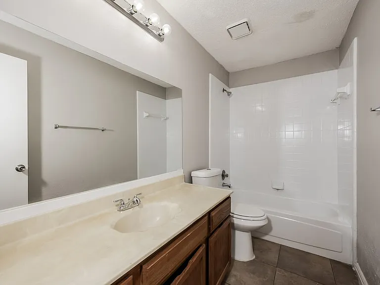 3309 Creekwood Ln — Photo 15