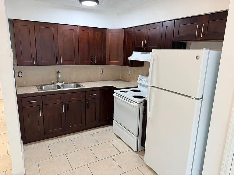1504 E Sitka St #A — Photo 1