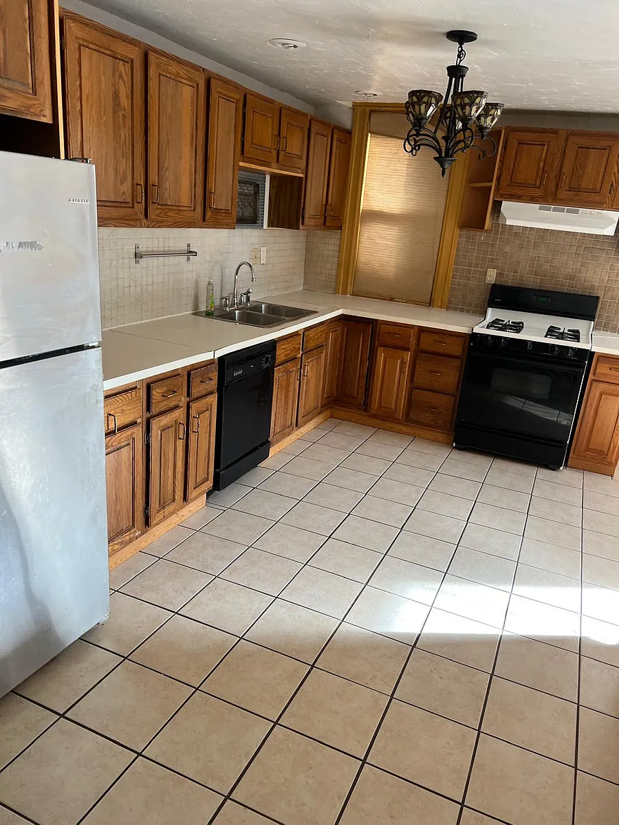 Building Photo - 518 Washington Ave #B