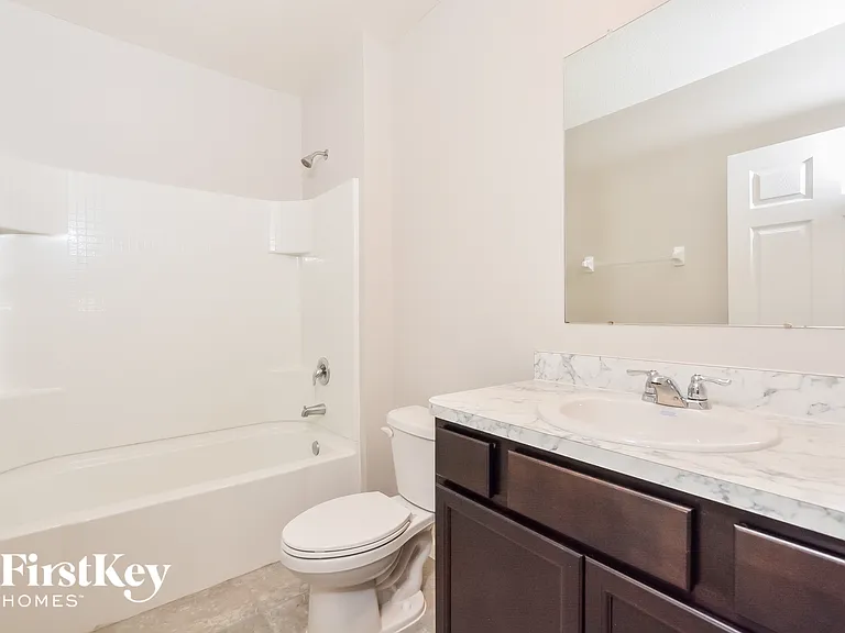 545 Sorrento Dr — Photo 14