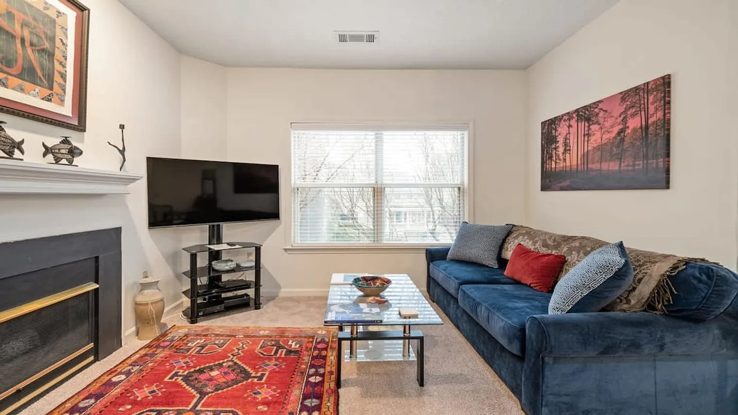 1 bed, 1.0 bath, 893 sqft, $3,684 — Photo 1