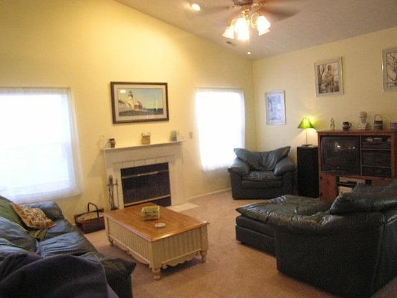 3rd image of 5028 Falcon Grove Dr