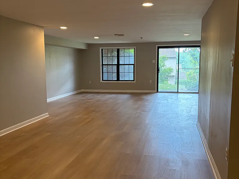 2205 Winterbridge Ln — Photo 4