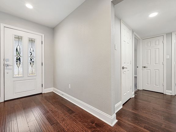 4th image of 3236 Merrell Rd