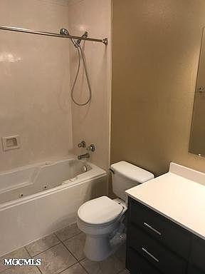 4th image of 8008 Longwood Dr