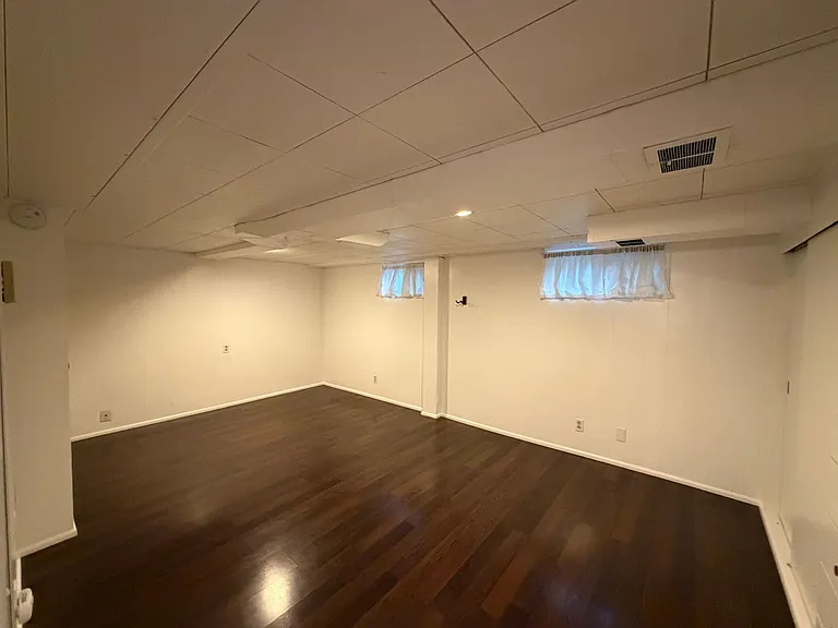 924 N Union Ave — Photo 31