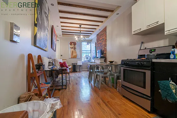 Rented by Evergreen Apartments BK | media 18