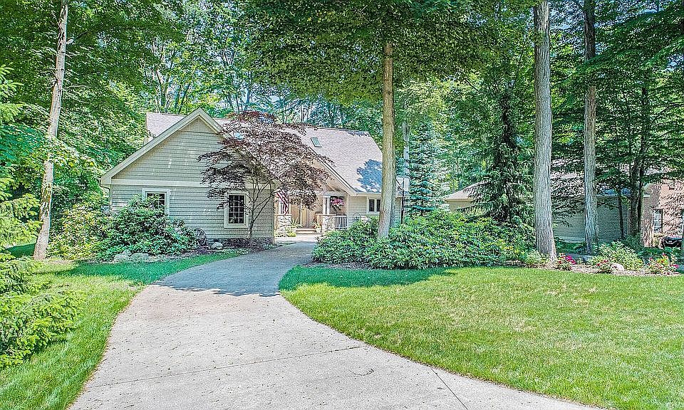 2nd image of 17597 Duneside Dr
