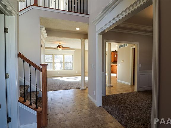 3rd image of 2216 W Earl Ct