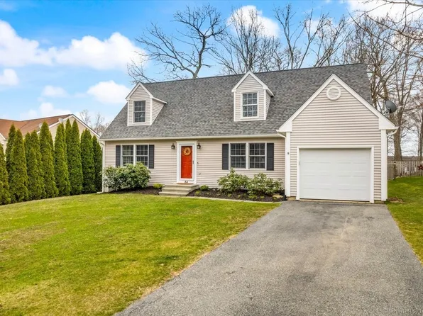 84 Hunting Ridge Drive, Groton, CT 06355