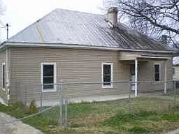 114 Ford St photo 1