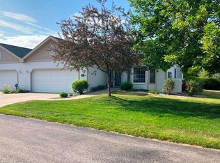305 Golfview Ln, Elk Rapids, MI 49629