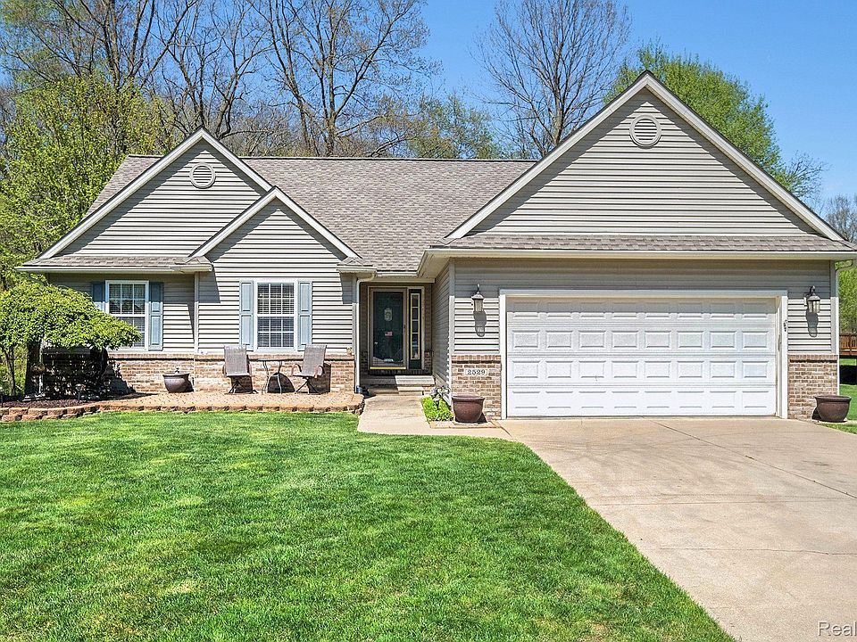 1st image of 2529 Birchwood Dr