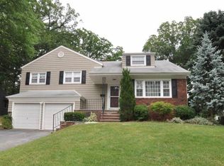 14 Randolph Dr, Morristown, NJ 07960
