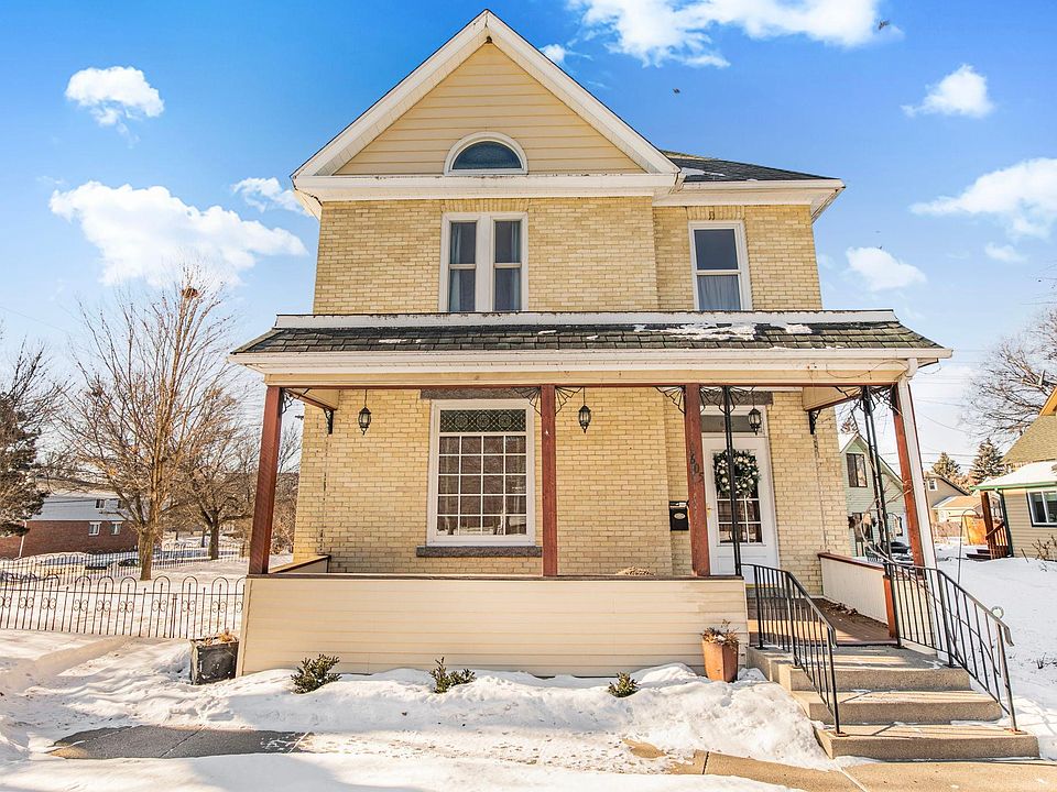 1st image of 605 7th Ave N