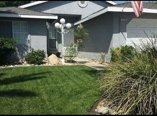 1070 Leslie Ln, Hanford, CA 93230