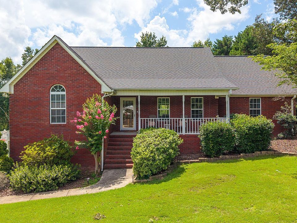 1st image of 680 Riverview Dr