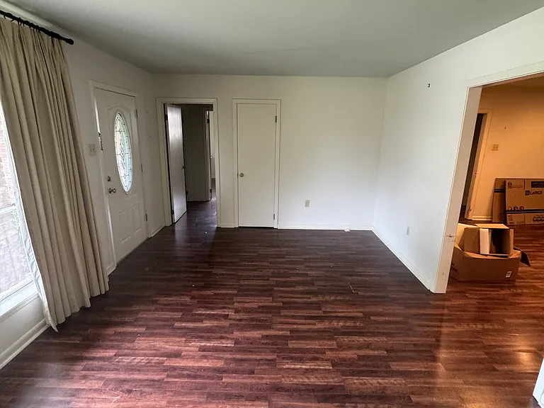 695 Maxine Dr — Photo 8