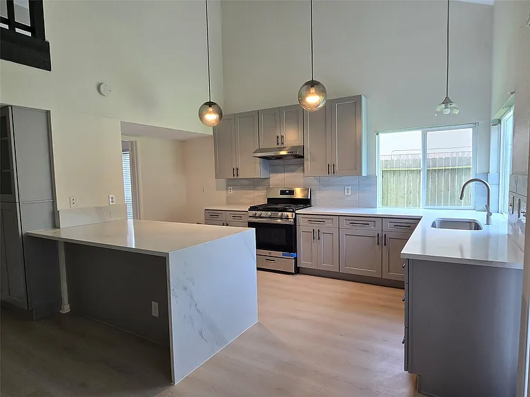 3434 Streamside Ln — Photo 13