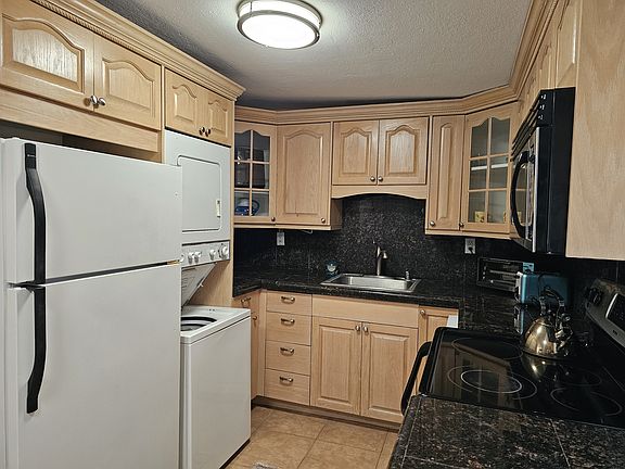 5th image of 12025 Donna Ct NE