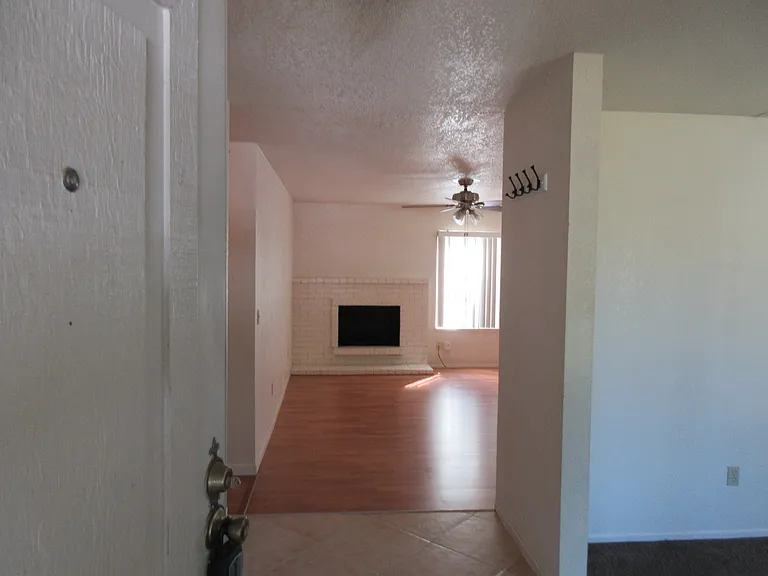 3325 Cahill Ct — Photo 2