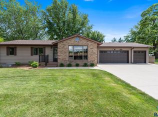 5205 W 37th St, Sioux Falls, SD 57106