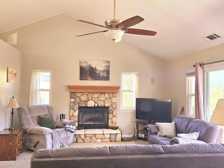 22337 Briarwood Ln — Photo 8