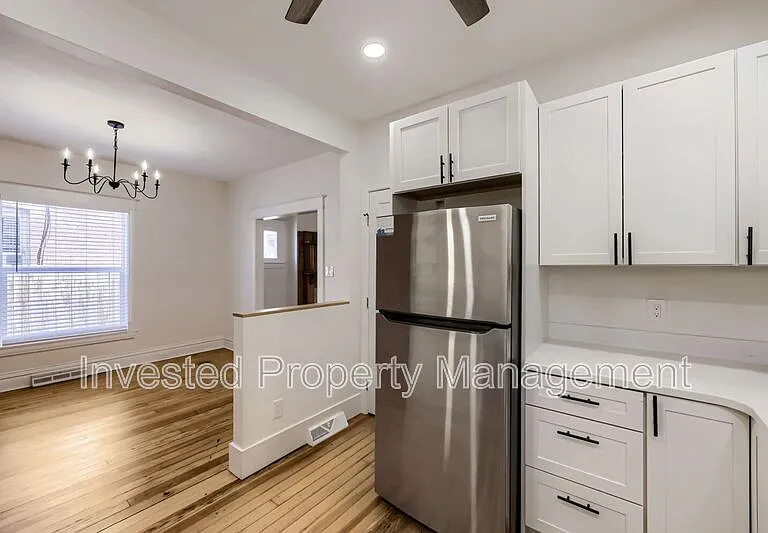 3007 N Hooker St — Photo 9
