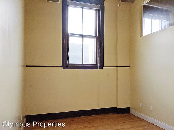 5th image of 116 1/2 N Walnut St APT 5