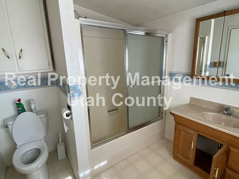 1285 W Utah Ave — Photo 26