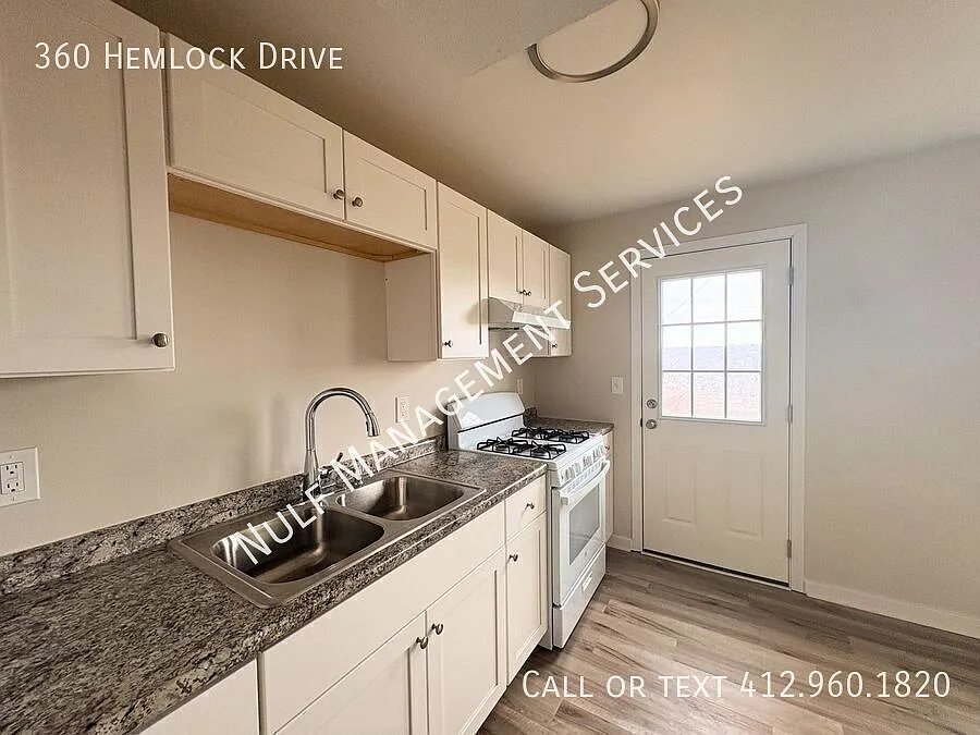 Building Photo - 360 Hemlock Dr