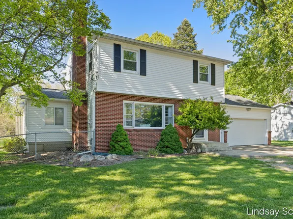 1555 43rd St SW, Wyoming, MI 49509