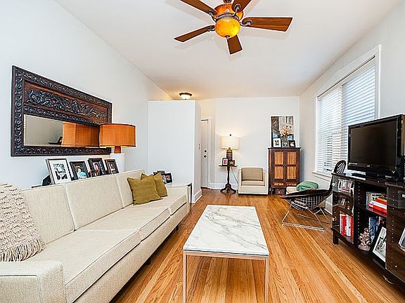 5th image of 2022 N Burling St #105